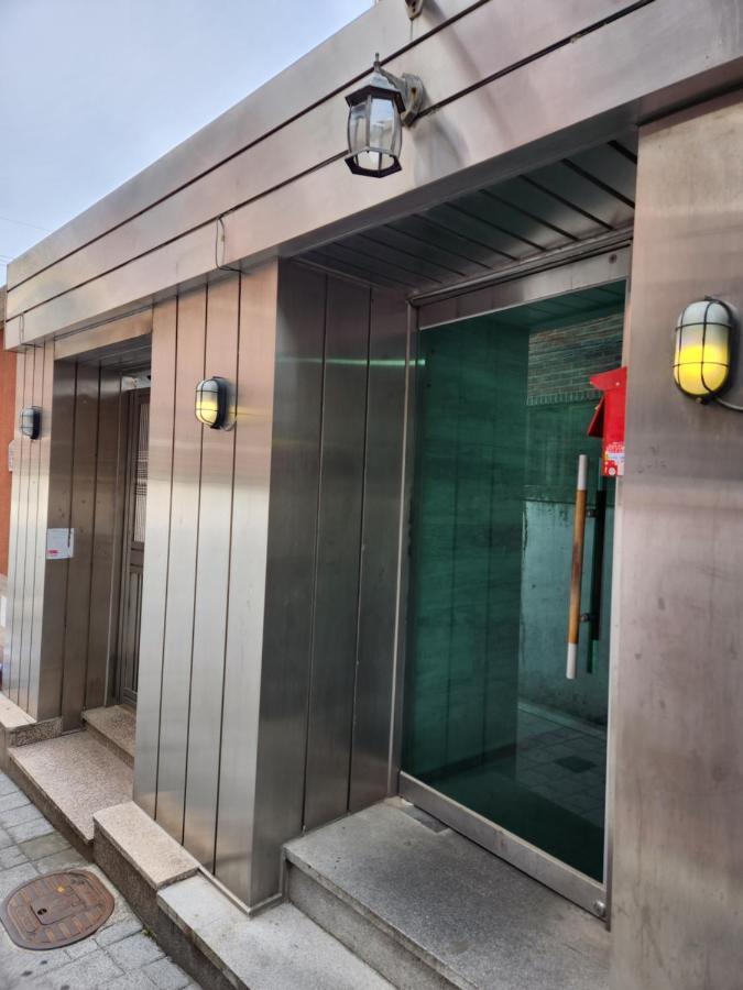 הוסטל סיאול Rich House Dongdaemun מראה חיצוני תמונה